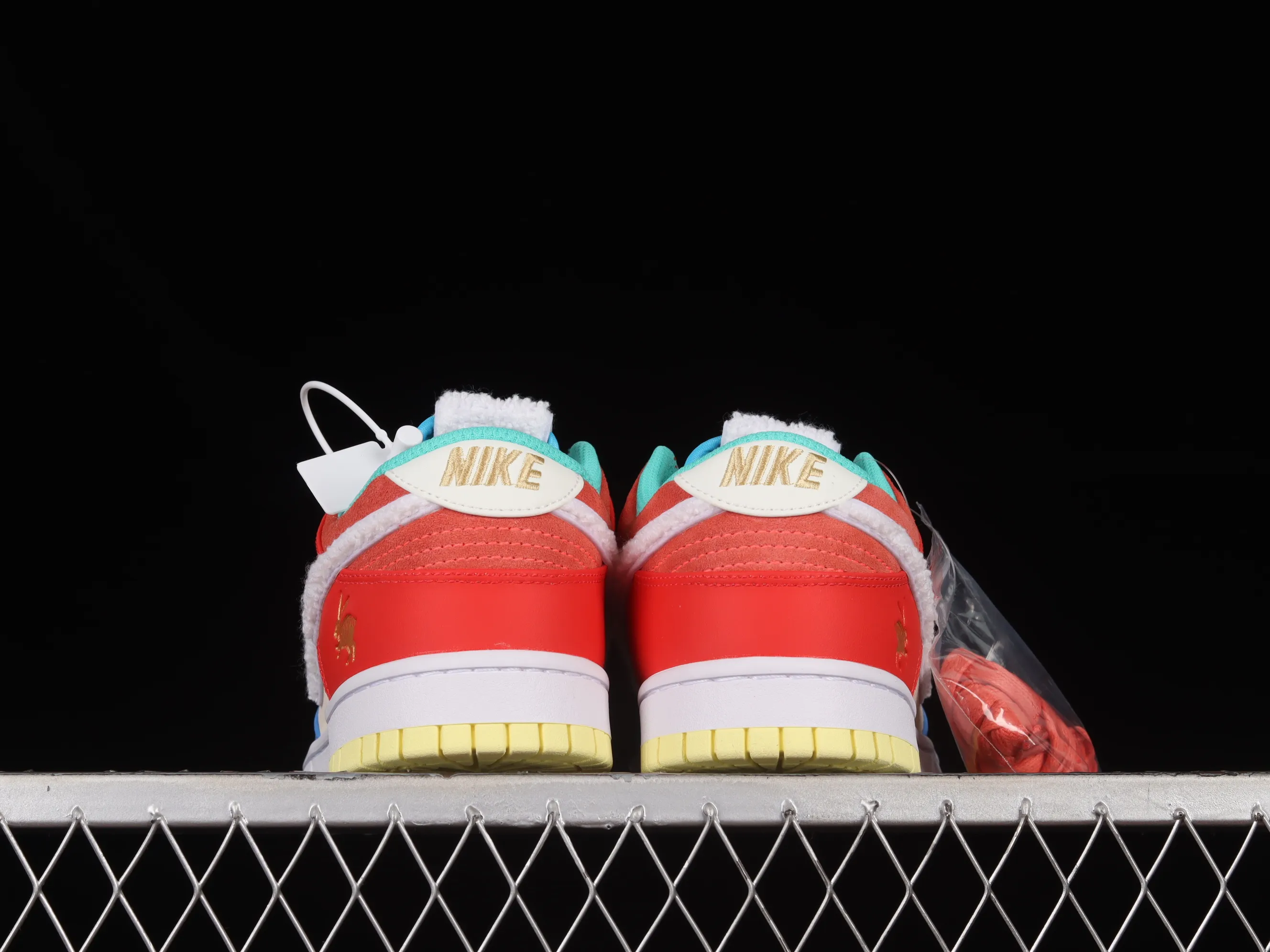 All Categories Nk SB Dunk Series Nk SB Dunk Low Low-top sneakers Cost-effective version Nk Dunk Low "Year of the Rabbit" Jingtu Year of the Rabbit limited edition SB low-top sports and leisure sneakers FD4203-111